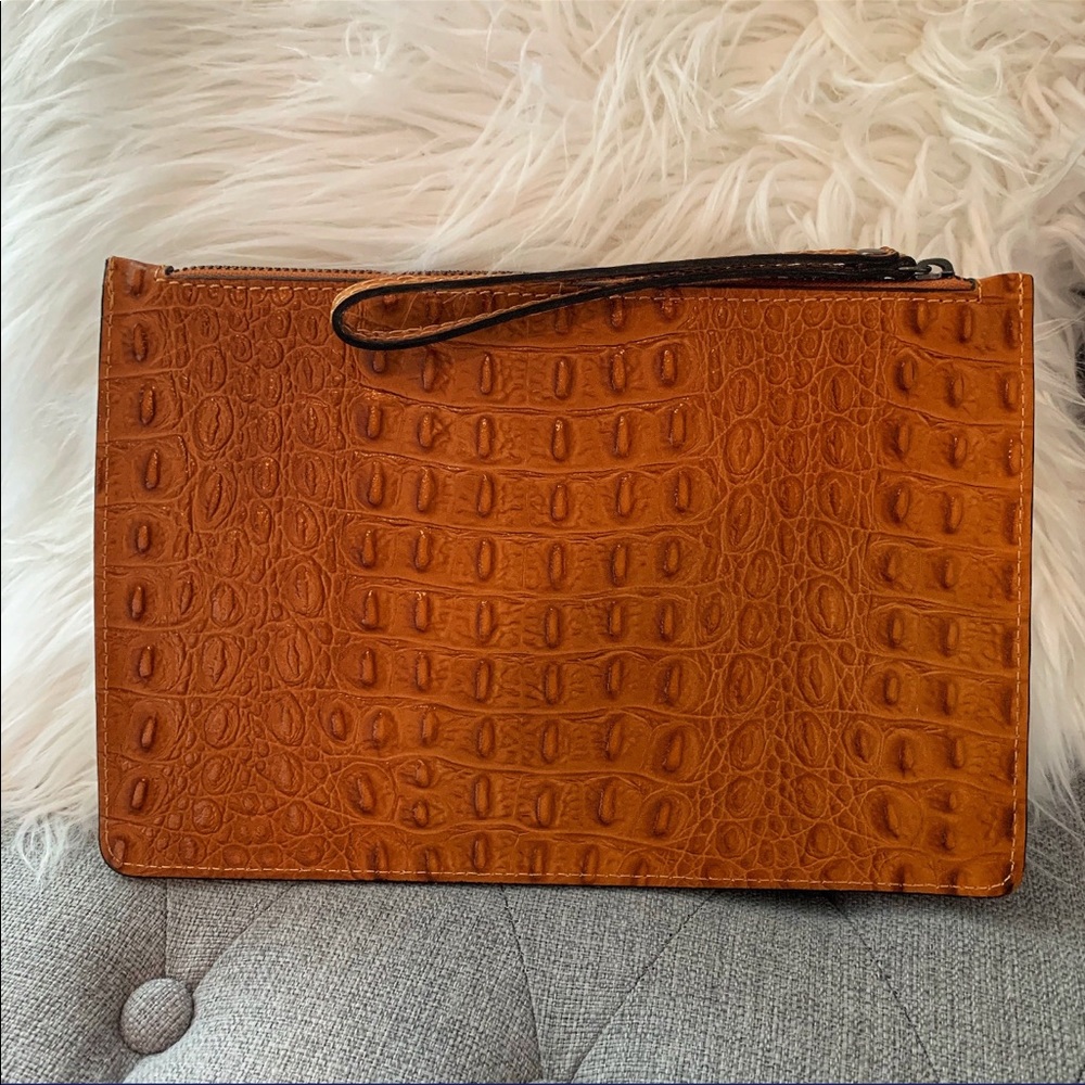 Alligator Clutch